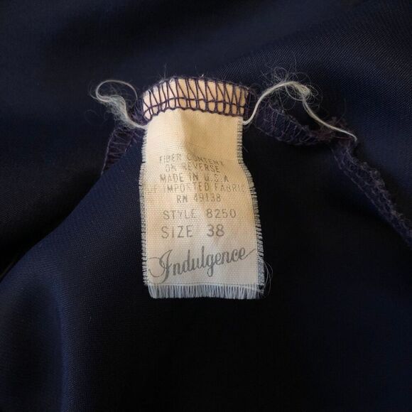 Vintage Indulgence Womens Cropped Camisole Size 38 Blue Faux Satin Dark Coquette - Picture 7 of 8